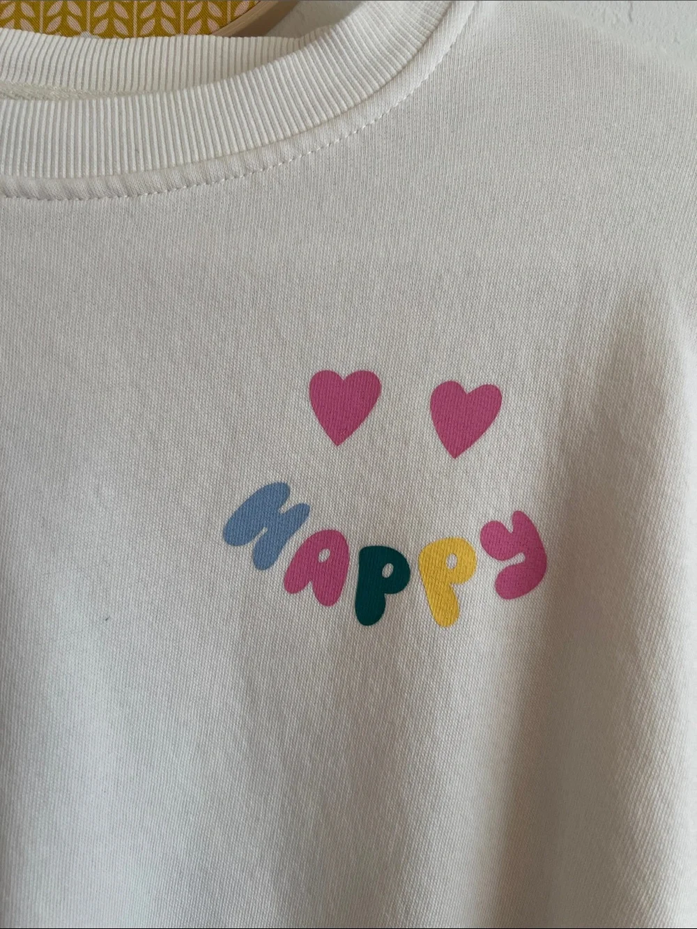 XL (14-16) | Old Navy Girls Favorite Fleece Happy Heart Graphic Sweatshirt